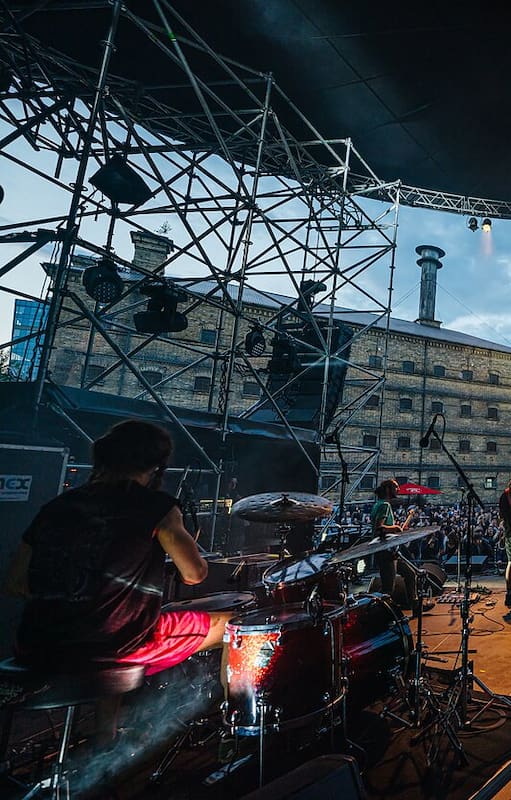 Un recital de rock en el expresidio de Likiskes
