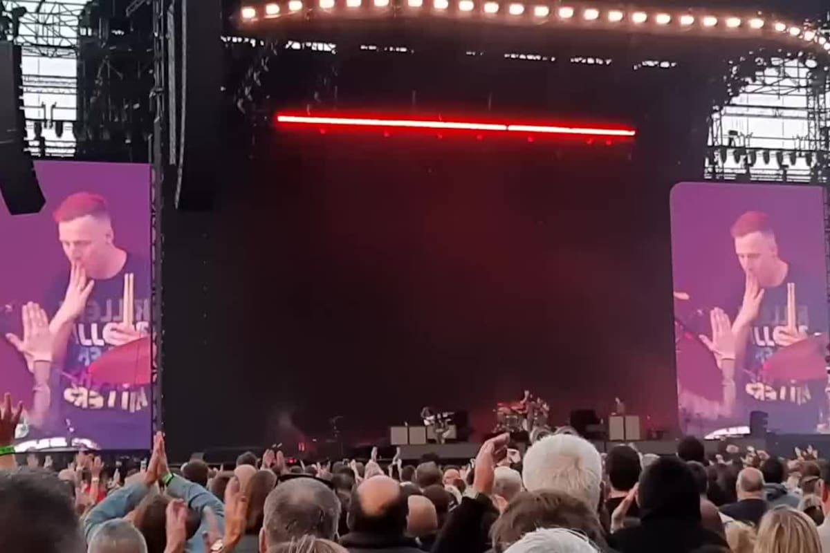 Un recital en donde The Killers subió a un fanático a tocar la batería