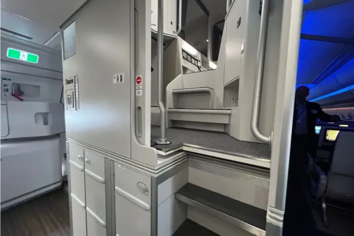 Un recorrido por el área de descanso de los asistentes de vuelo en el A350 de ITA