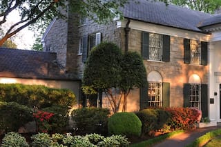 Un recorrido por Graceland, la excéntrica mansión de Elvis Presley