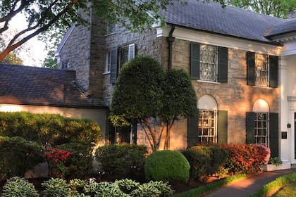 Un recorrido por la legendaria mansión a las afueras de Memphis, Estados Unidos, donde Presley pasó 20 años y dio rienda suelta a cada uno de sus caprichos