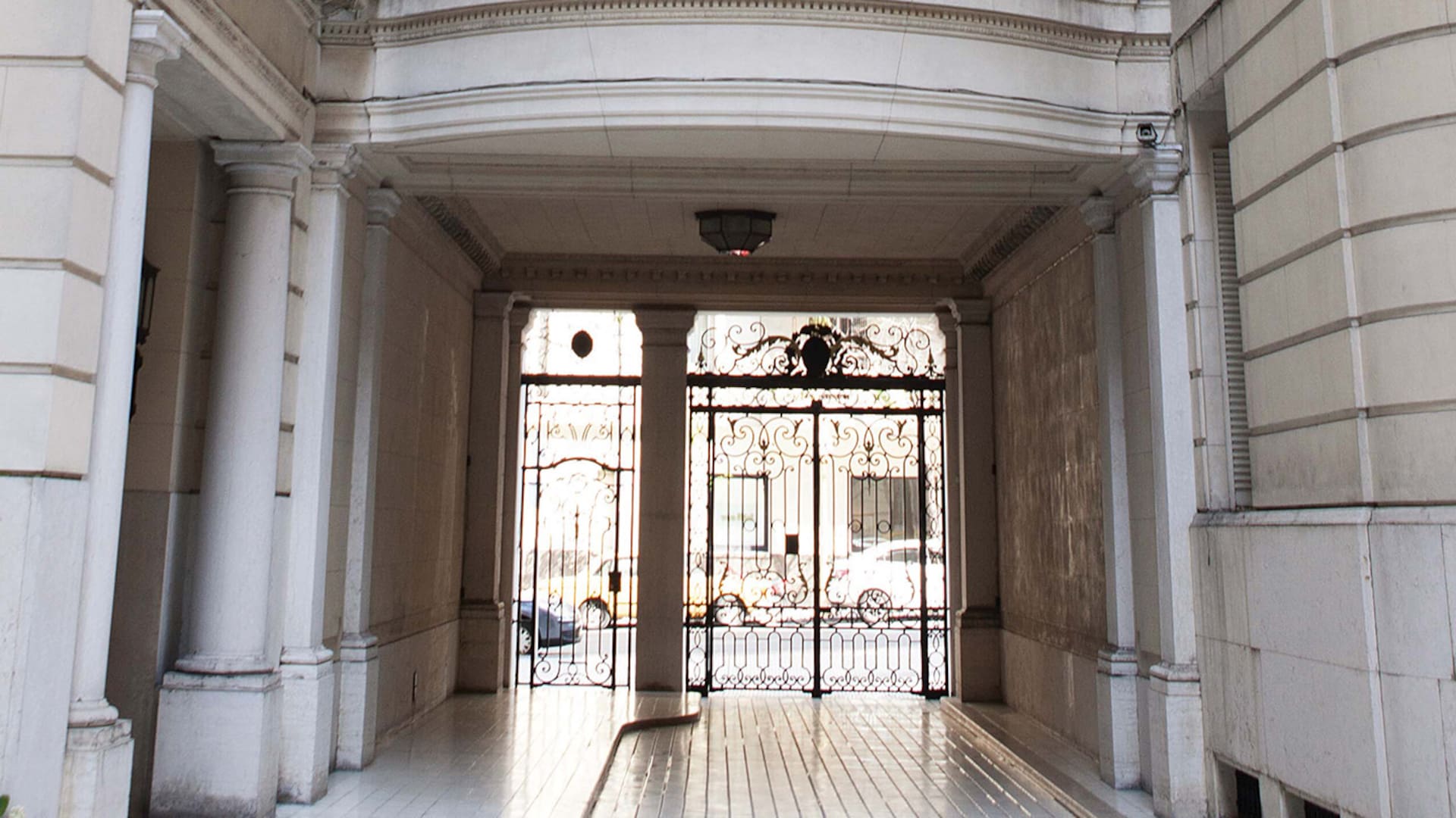 Un recorrido por un emblema de la sofisticación de principios del siglo XX, el Palacio Estrugamou, en Retiro, nos deja sin aliento. Estilo Beaux Arts francés en su máxima expresión.