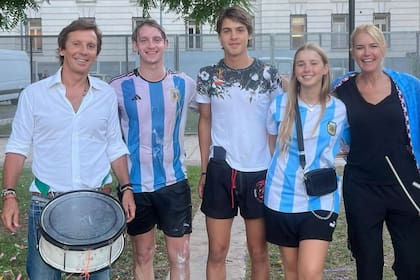 Un recuerdo de diciembre pasado, cuando el mayor de los hijos de Valeria, Balthazar, se recibió de ingeniero industrial en el ITBA.