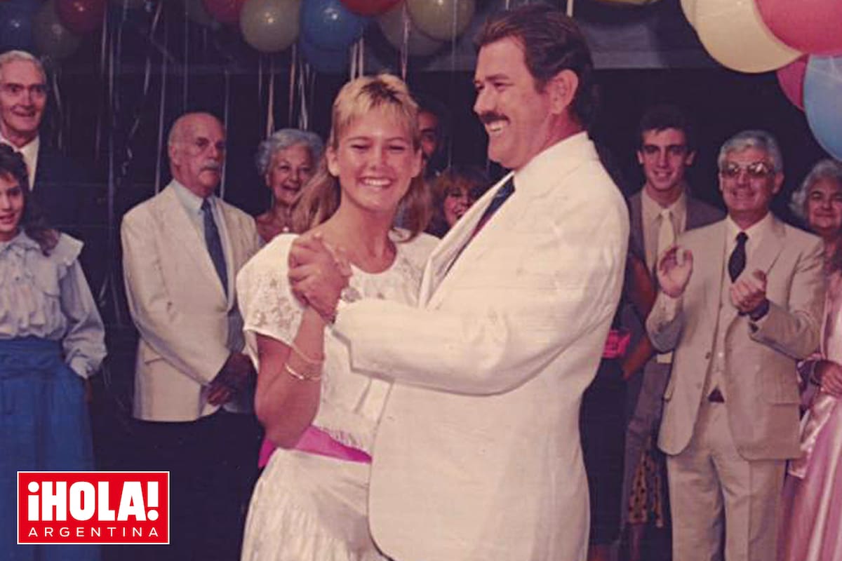 Un recuerdo del álbum personal de Valeria de su fiesta de 15, que celebró en el mismo salón del Hotel Mayorazgo, y donde se la ve bailando el vals con su papá, Raúl.