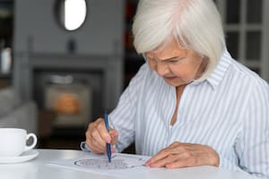 Las variantes genéticas que podrían retrasar el Alzheimer décadas en personas con predisposición hereditaria
