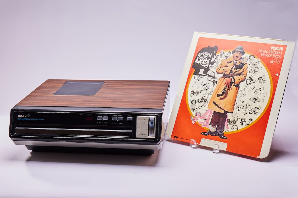 Un reproductor de videos RCA SelectaVision; las películas se almacenaban en discos de vinilo