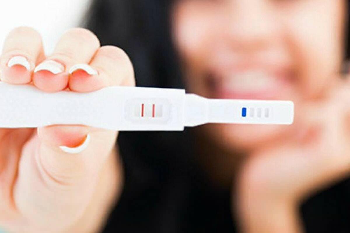 Un retraso en la fecha de la menstruación es el primer indicador de un posible embarazo si hubo relaciones sexuales previas, para confirmarlo se pueden realizar pruebas mediante orina (tests de venta en farmacias) y para mayor seguridad, análisis de sangre, en laboratorio, indicados por el medico