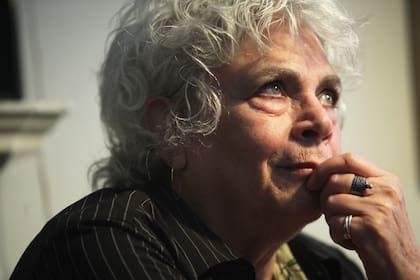 Un retrato de la reconocida traductora Edith Grossman, que murió a los 87 años, en su casa de Nueva York