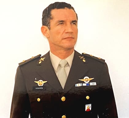 Un retrato de Svendsen, quien llegó a Malvinas con 32 años y con grado de capitán