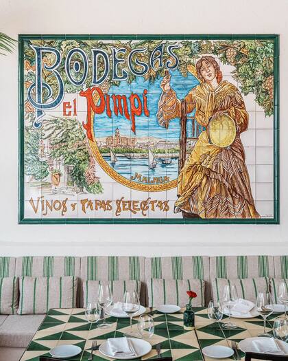 Un rincón del restaurante, ubicado en el hotel Puente Romano, un resort 5 estrellas con salida a la playa.