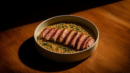 Un risotto en el que se aprovecha el pato en su totalidad en Reliquia