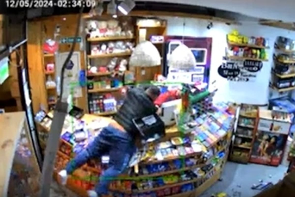 Un robo salvaje en un kiosko sobre la Avenida de Mayo, en el casco histórico porteño