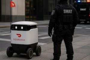 Un robot que hace delivery se metió en el medio de un allanamiento
