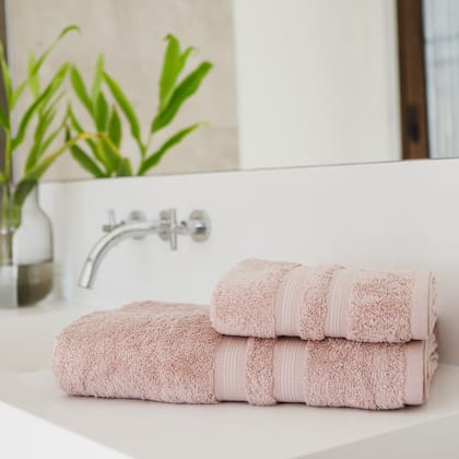 Un rosa suave para darle color al baño.