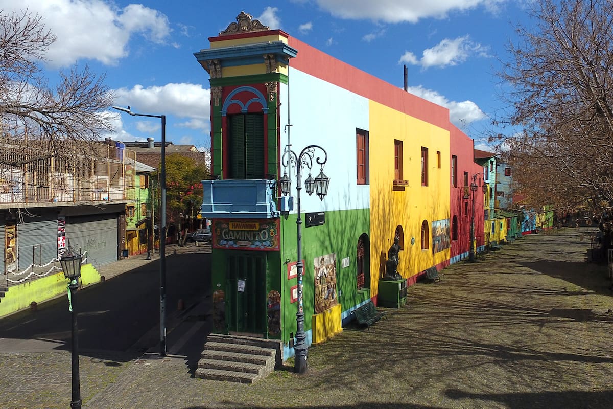 Un símbolo turístico como Caminito está vacío desde que empezó la cuarentena