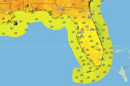 Un sistema de alta presión estacionado sobre el Atlántico crea un "domo de calor" que atrapa aire caliente en superficie, lo que impide brisas marinas refrescantes