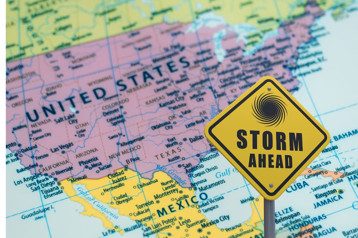 Un sistema frontal complejo avanza desde las Planicies hacia el Medio Oeste