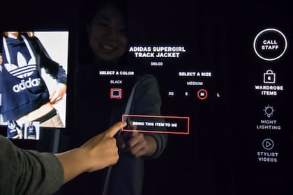 Un Smart Mirror, uno de los desarrollos de Softvision, una compañía global de software con sede en Rumania, India y Estados Unidos liderada por el argentino Andrés Angelini