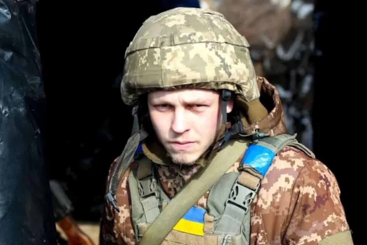 Un soldado ucraniano desplegado en la frontera.