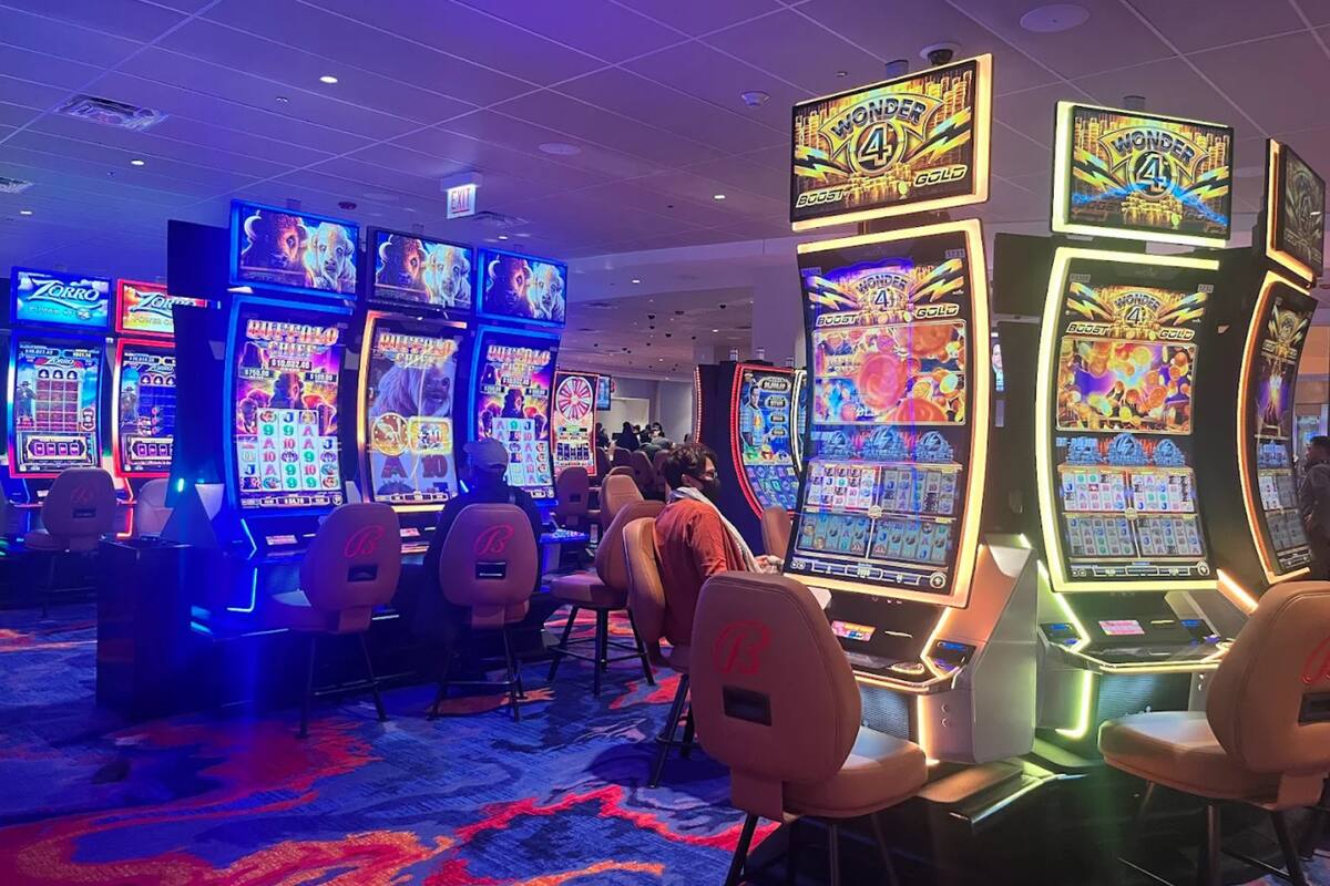 Un solicitante de asilo denunció que un casino de Chicago se negó a pagarle un jackpot por su estatus migratorio