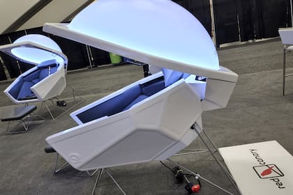 Un Somadome 101, la cápsula antiestrés que usa luces y sonido para relajar al usuario