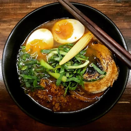 Un spicy miso ramen de Fukuro Noodle Bar