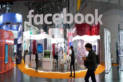 Un stand de Facebook en el Centro de Convenciones de Shanghai, este mes, mostrando la mejor cara del gigante tecnológico de Silicon Valley