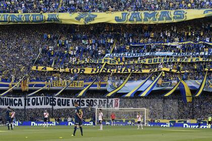 Un superclásico en la Bombonera, sin hinchas visitantes