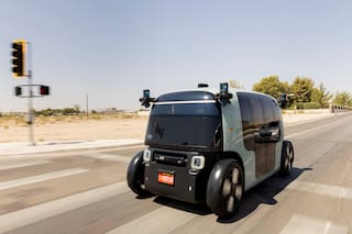 La Ciudad habilitó la circulación de autos sin conductor y robots de delivery por la vía pública