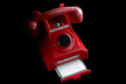 Un teléfono para conversación segura entre el presidente Kennedy y el primer ministro Harold Macmillan durante la crisis de misiles de 1962
