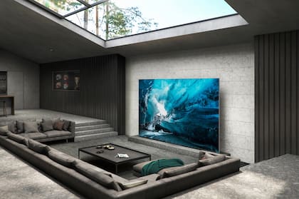 Un televisor microLED de Samsung presentado en CES 2022. Samsung ha actualizado sus televisores de las familias MicroLED, Neo QLED y Lifestyle, con mejoras en la calidad de la imagen que profundizan en el contraste y el brillo, y ha integrado en ellos un nuevo centro de entretenimiento, que incluye una plataforma NFT y acceso a bibliotecas de videojuegos