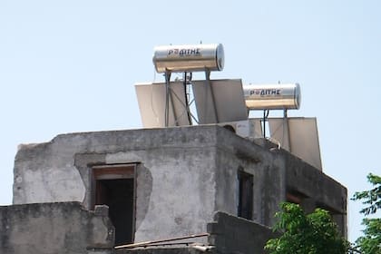 Un termotanque solar con el colector integrado