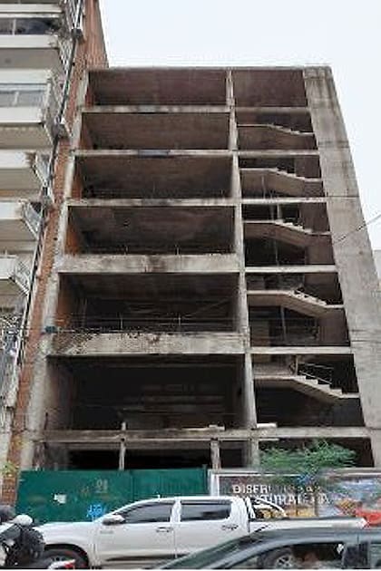 Un terreno urbano con una estructura destinada a un edificio comercial de oficinas se subastará el 7 de julio