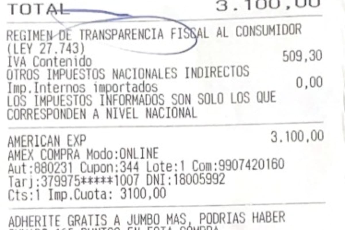Un ticket de Jumbo, con el Régimen de Transparencia Fiscal al Consumidor, detalla los impuestos que se pagan