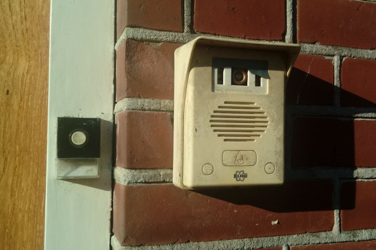 Un timbre que no paraba de sonar misteriosamente era accionado por el sospechoso menos pensado