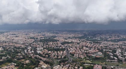 Un tornado de más de 100 km/h sacudió Roma