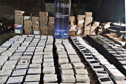 Un total de 1626 computadoras del Plan Sarmiento, recuperadas por la Policía de la Ciudad en quince allanamientos