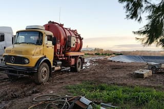 Un hombre murió tras meterse a limpiar un camión cisterna