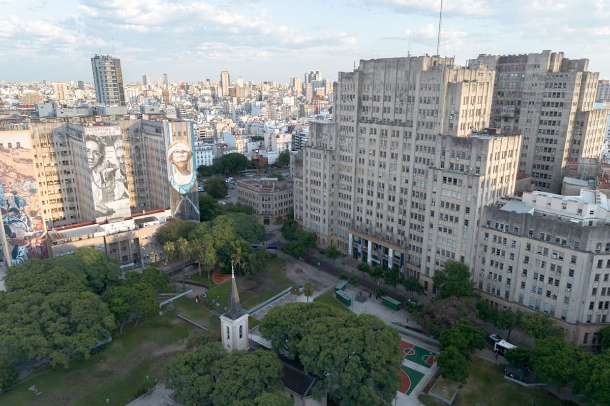Un trabajador nodocente de la UBA cayó de un edificio ubicado en Balvanera
