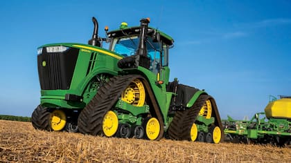 John Deere, con sede en Moline y 83.000 empleados, se ubicó en el puesto 600 (Imagen ilustrativa de un tractor John Deere/ Archivo LN)