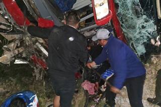 Un trágico accidente en la ruta que Boca recorrerá para llegar a Potosí dejó cuatro muertos y 36 heridos