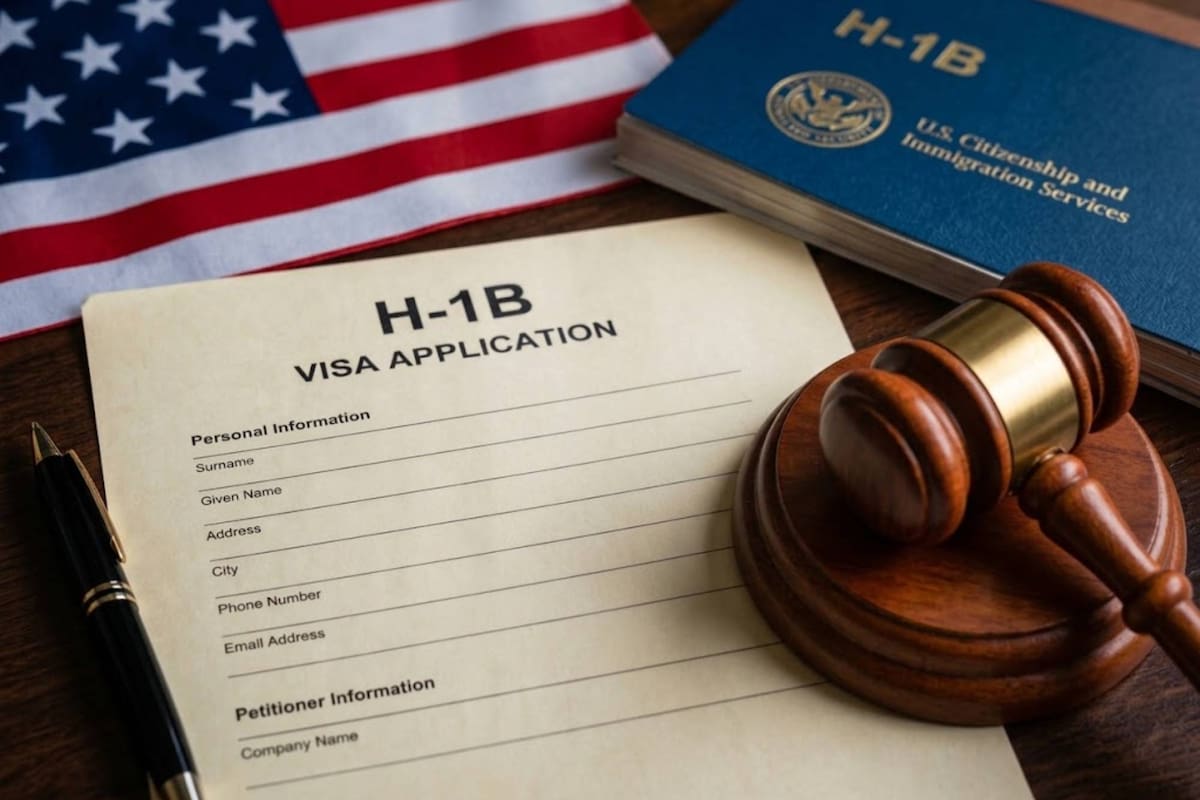 Un tribunal federal de California emitió una orden judicial preliminar que prohíbe temporalmente al DHS hacer cumplir la tarifa de US$100.000 para peticiones de visas H-1B establecida por proclamación presidencial