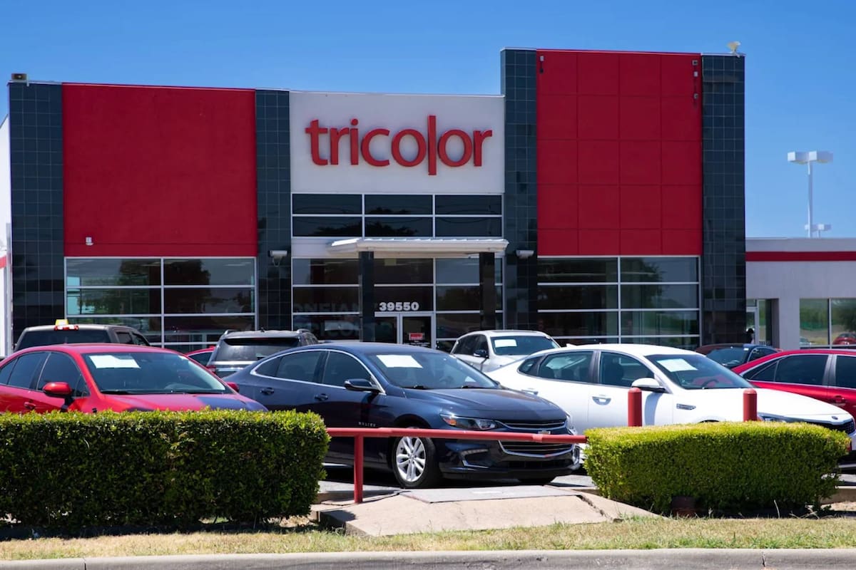 Un tribunal federal dio luz verde a la subasta de miles de vehículos pertenecientes a Tricolor Auto, una cadena de concesionarios fundada en Texas que se declaró en quiebra en septiembre de 2025