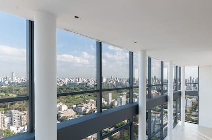 Un tríplex en la torre Forum con cinco ambientes en cada departamento se vende a US$4,1 millones