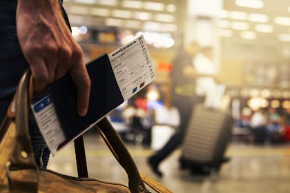Un tripulante de cabina compartió un particular truco para llevar equipaje en el avión sin pagar de más. Imagen ilustrativa (Foto: Pixabay)