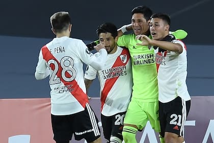 Un triunfo épico y el festejo con Lecanda, Milton Casco y el juvenil Peña