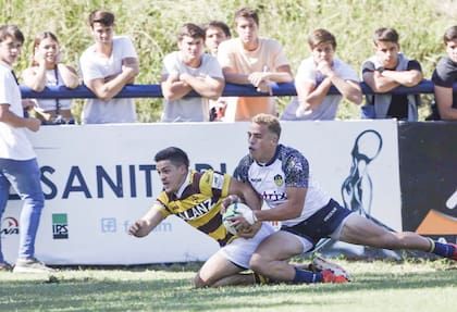 Un try de Belgrano en el partido que terminó en derrota frente a Regatas, ganador en Bella Vista gracias a un penal de De la Torre.