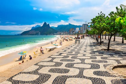 Un turista argentino sufrió el robo de 3.000 euros en Río de Janeiro tras una estafa con un posnet manipulado en la playa de Ipanema