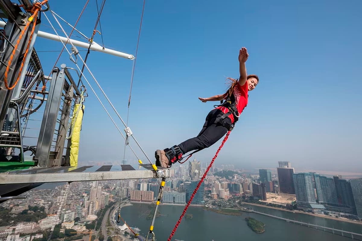 Un turista murió cuando saltaba de la Torre de Macao