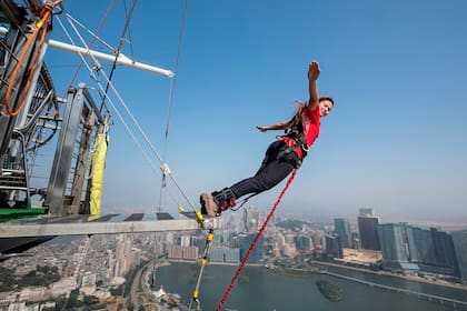 Un turista murió cuando saltaba de la Torre de Macao
